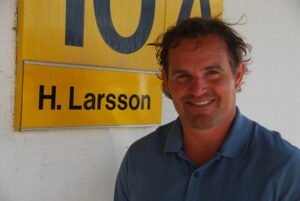 Travtränaren Henrik Larsson, 47, hade änglavakt sedan han drabbats av hjärtstopp på löpbandet på gymmet. Mikael Wikner TR Bild.